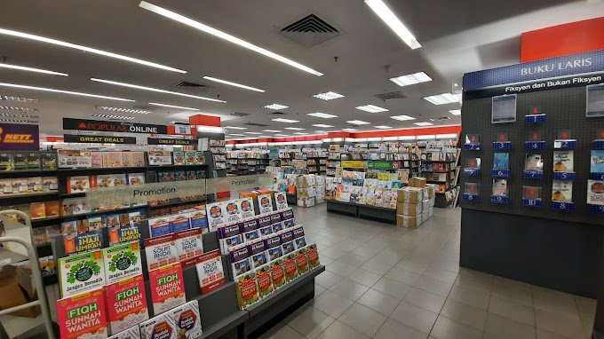 POPULAR bookstore @ Suria Sabah Shopping Mall